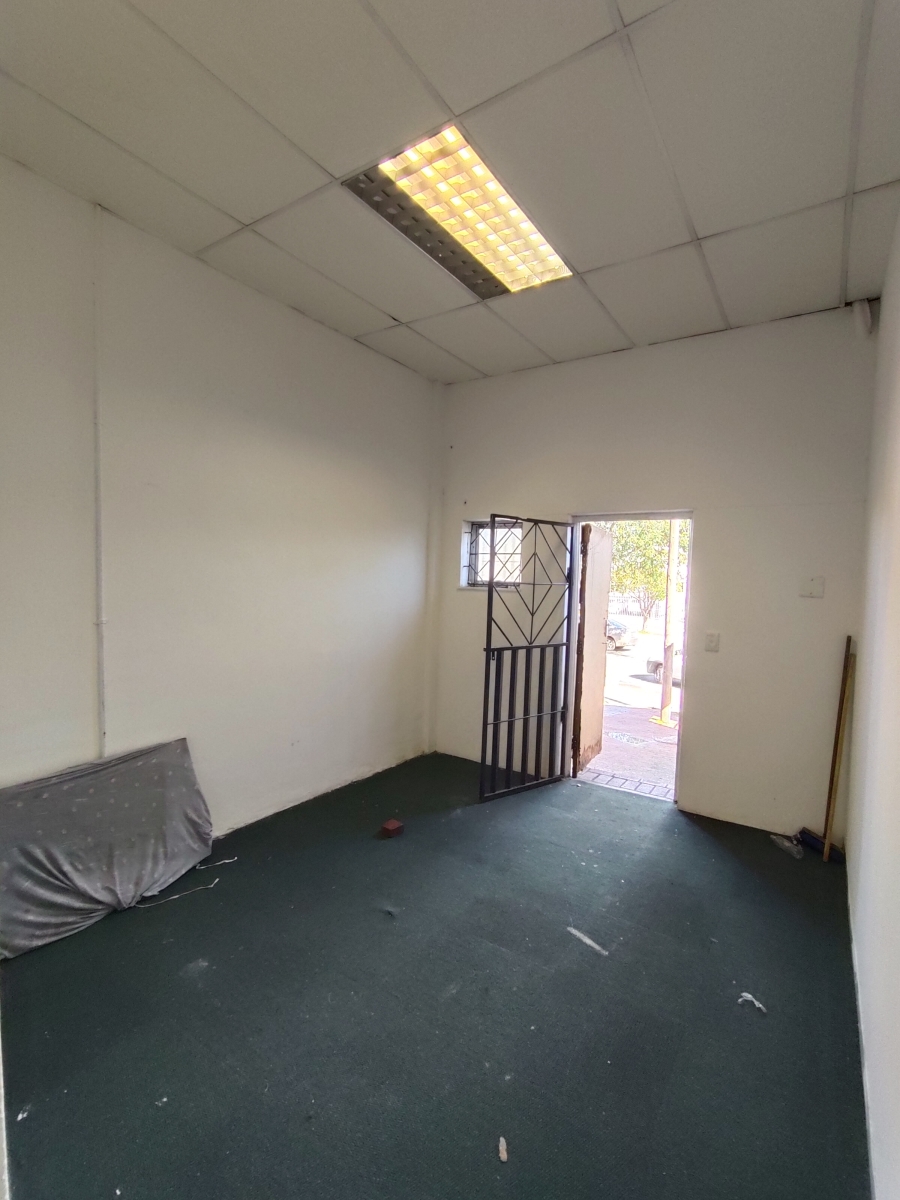 To Let Commercial Property for Rent in Klipdam Western Cape
